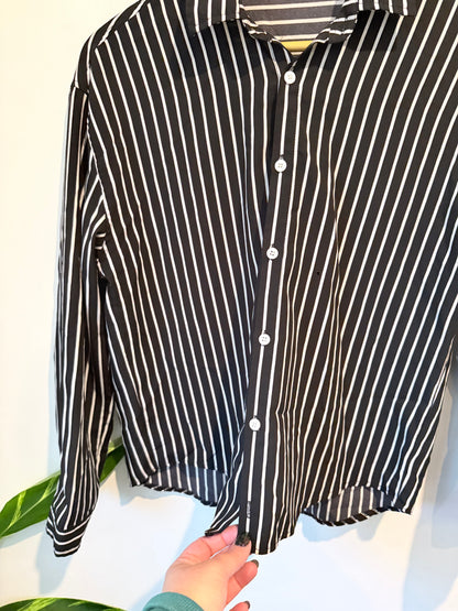Kim Striped Shirt Size M | U/Arm to U/Arm 53cm