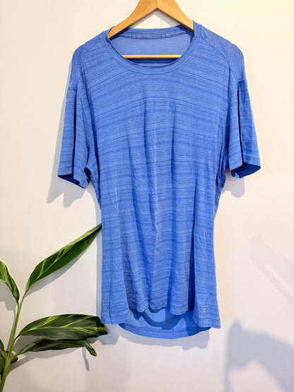 Lululemon Space-dye Performance T-shirt Size U/Arm to U/Arm 54cm