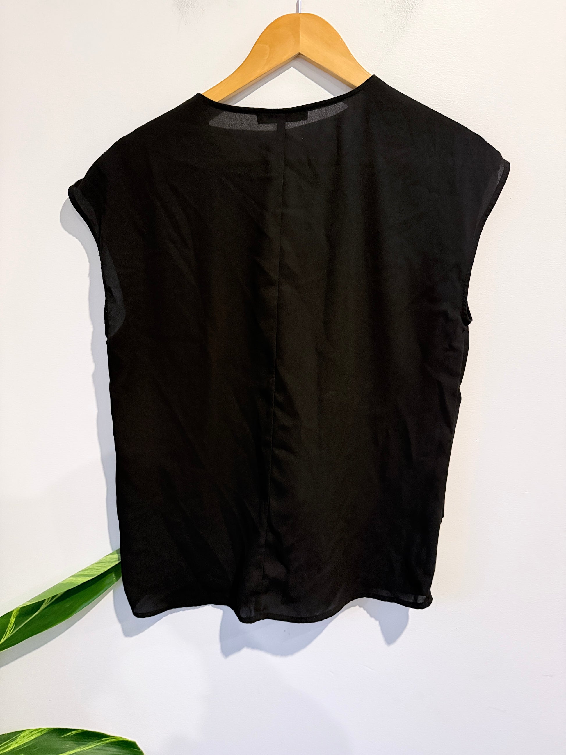 Just Jeans V-neck Cap Sleeve Top Size 8