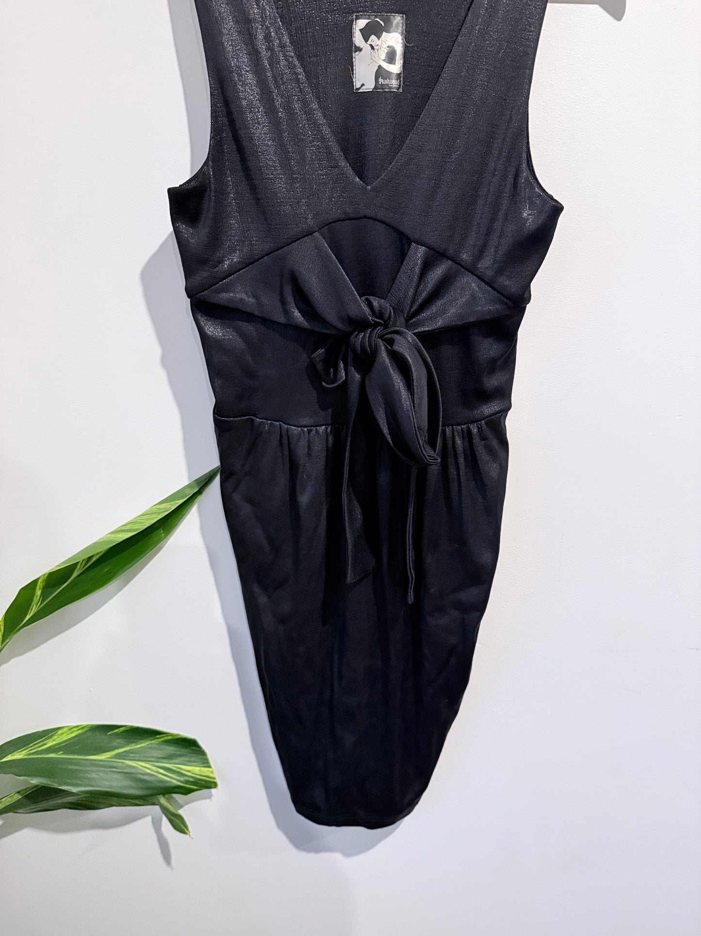 Hailwood (NZ Made) V-neck Mini Dress Size 8