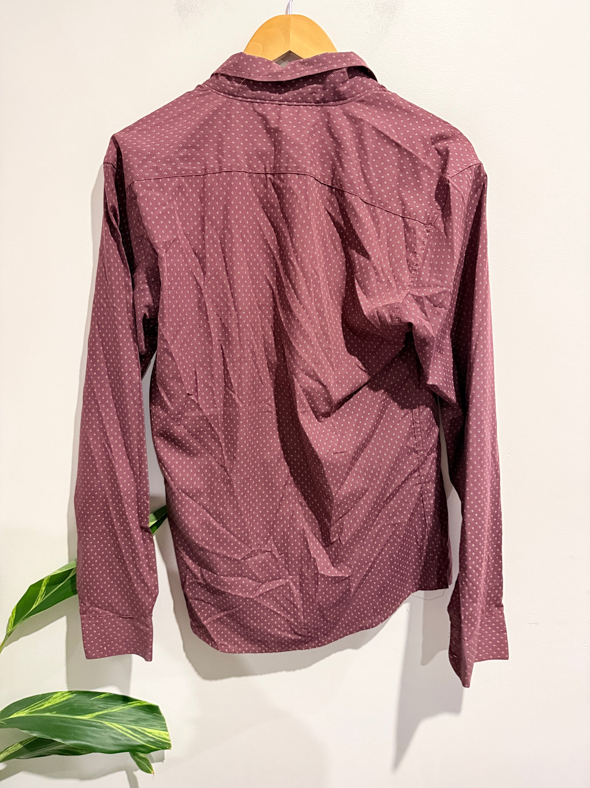 Oakridge Long-sleeve Button-up Shirt Size M