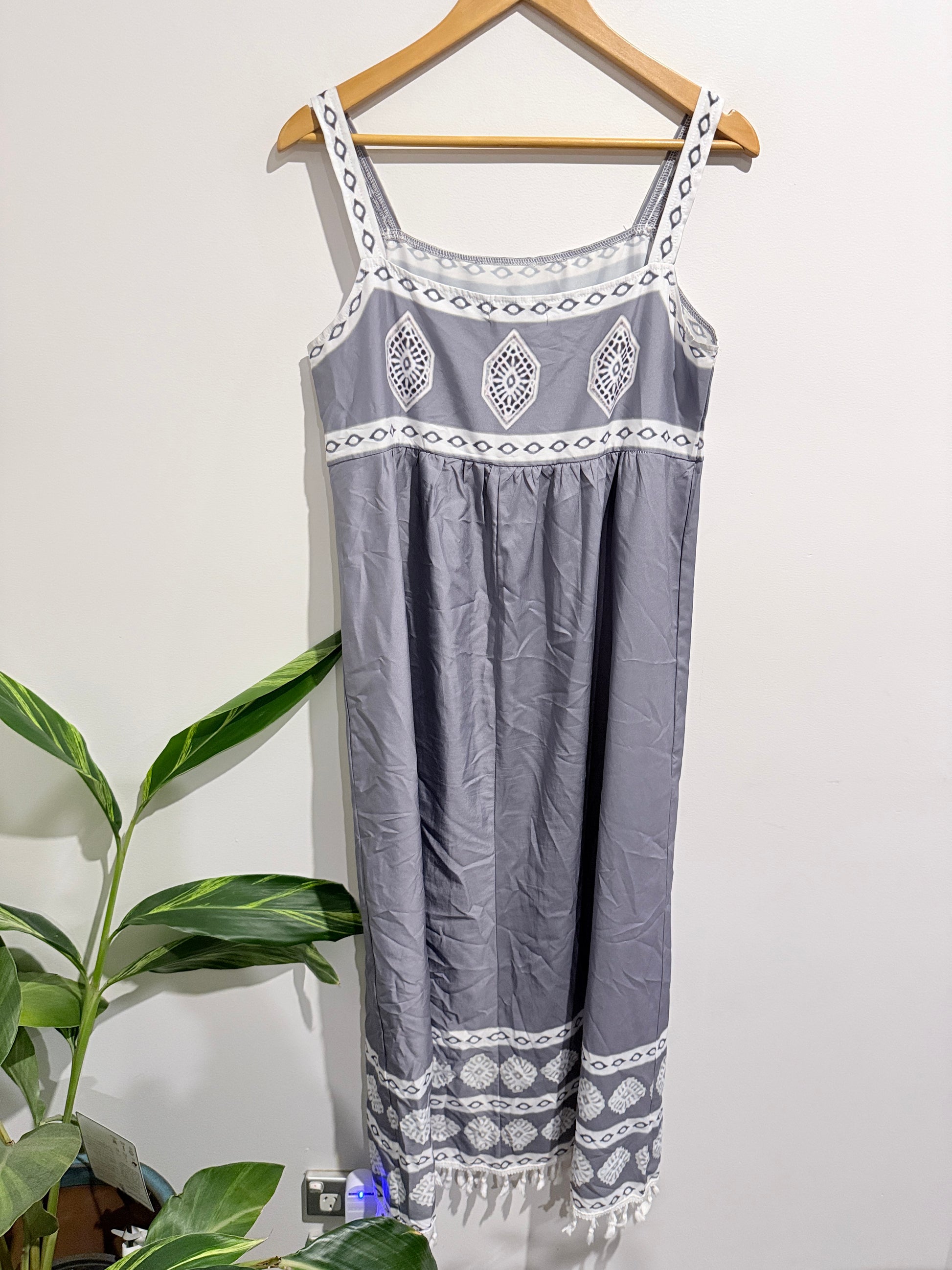 Misslook Sleeveless Lace Trim Maxi Dress Size M | U/Arm to U/Arm 48cm