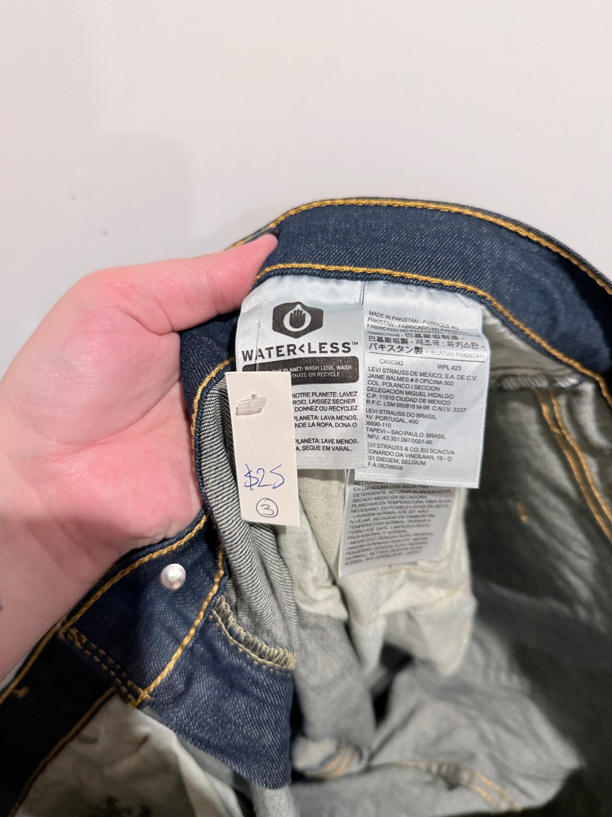 Levis BNWT Denim Jeans Size W: 102cm | L: 97cm