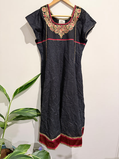 Sabhyata Patterned Nightgown Size L | U/Arm to U/Arm 51cm