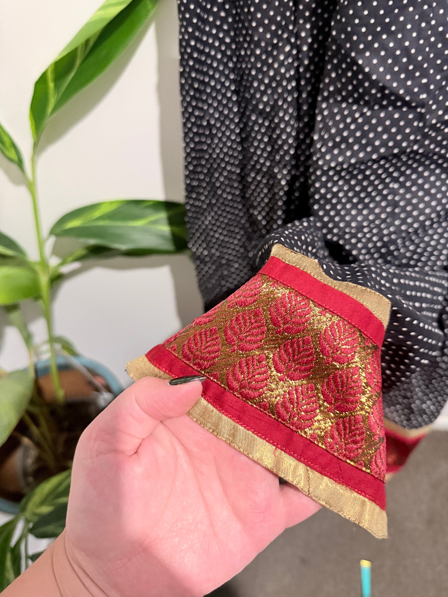 Sabhyata Patterned Nightgown Size L | U/Arm to U/Arm 51cm