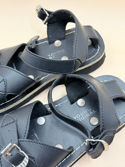 Kids Black Buckle Sandals – Size 12