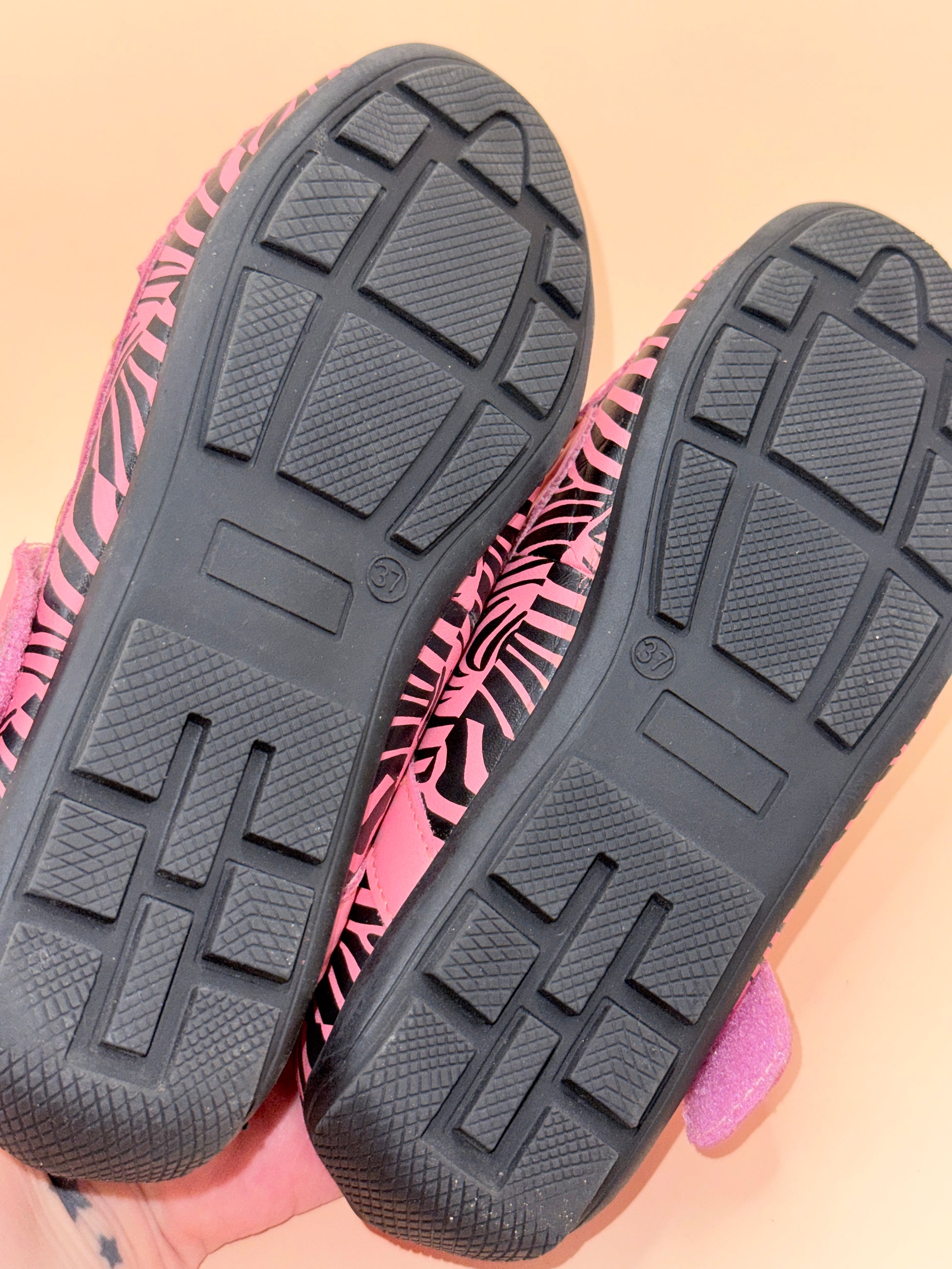 DICA.T’S Pink Zebra Mary Jane Flats – Girls Size 37
