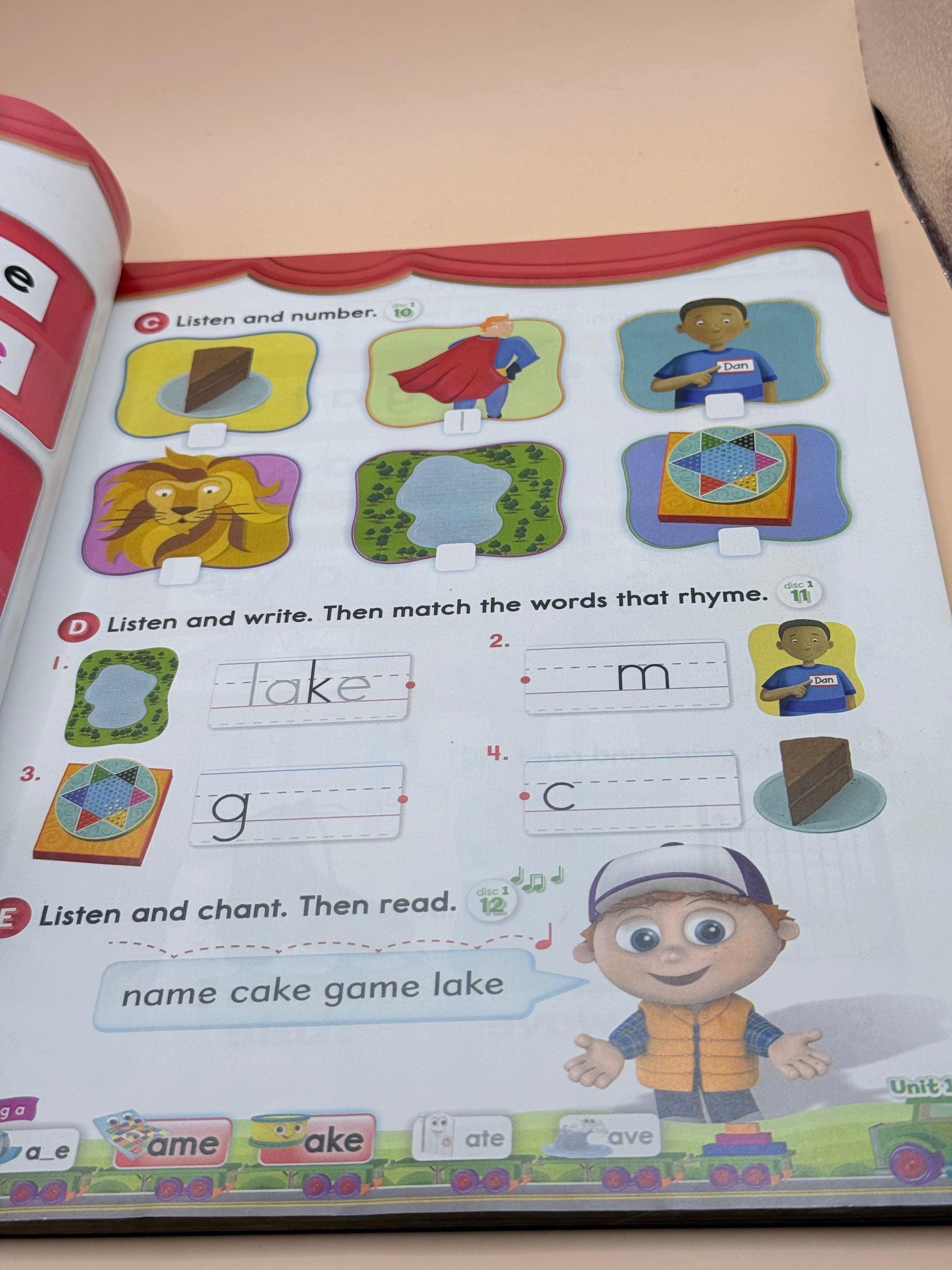 Oxford Phonics World 3: Long Vowels