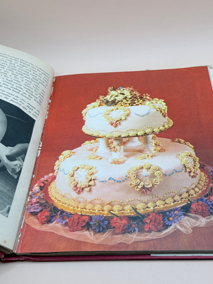 Brand Unknown Cake Icing And Decorating By Jean Bowring