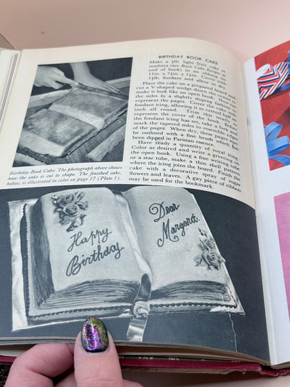 Brand Unknown Cake Icing And Decorating By Jean Bowring