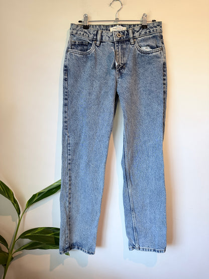 Straight Low Rise Acid Wash Jeans Size 6 — New