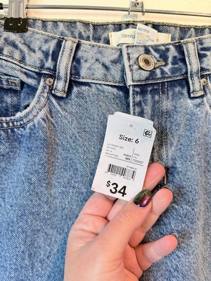 Straight Low Rise Acid Wash Jeans Size 6 — New