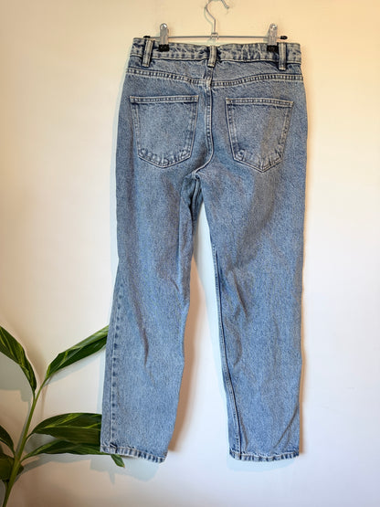 Straight Low Rise Acid Wash Jeans Size 6 — New