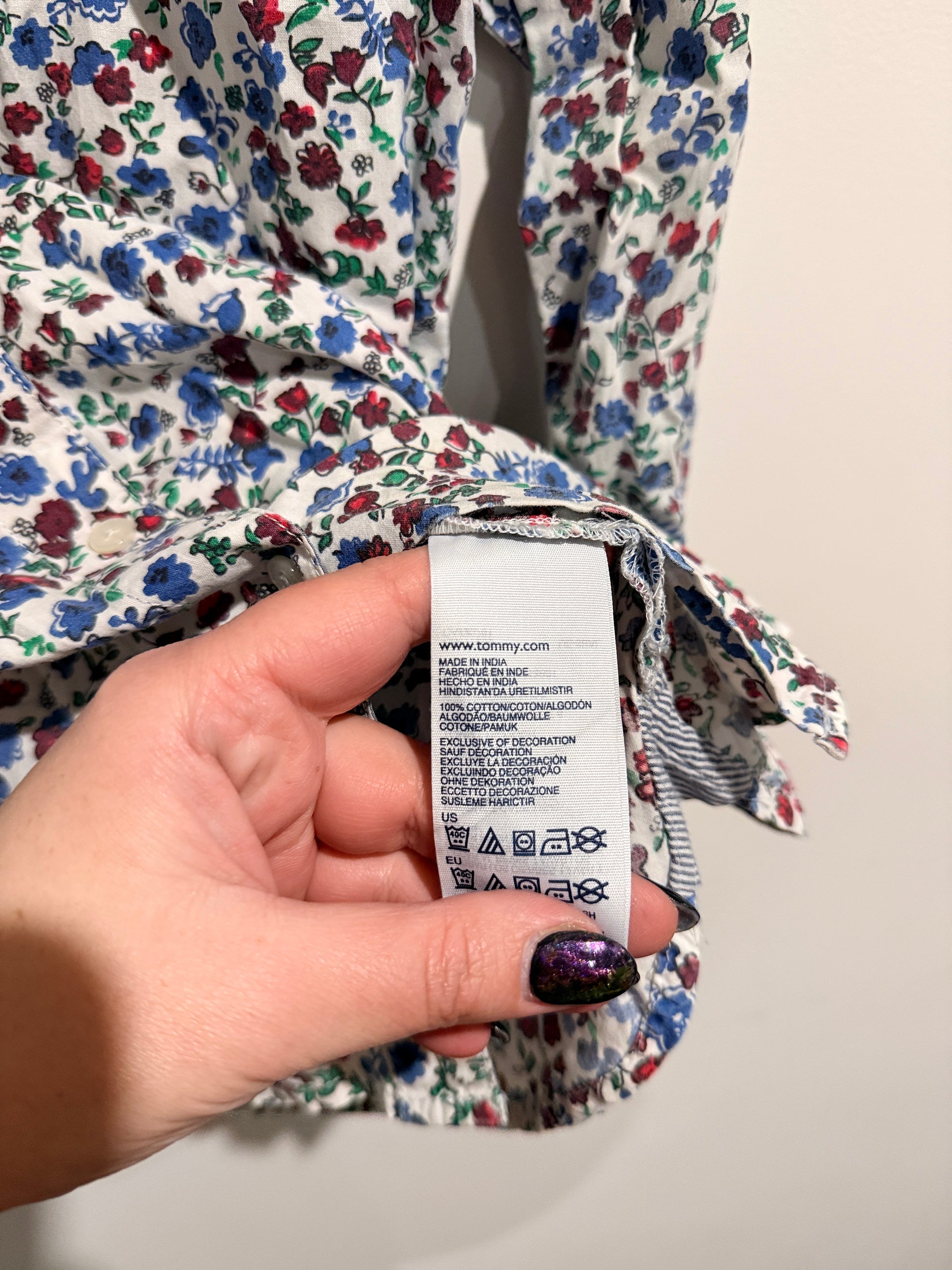 Tommy Hilfiger Floral Button-down Blouse Size M