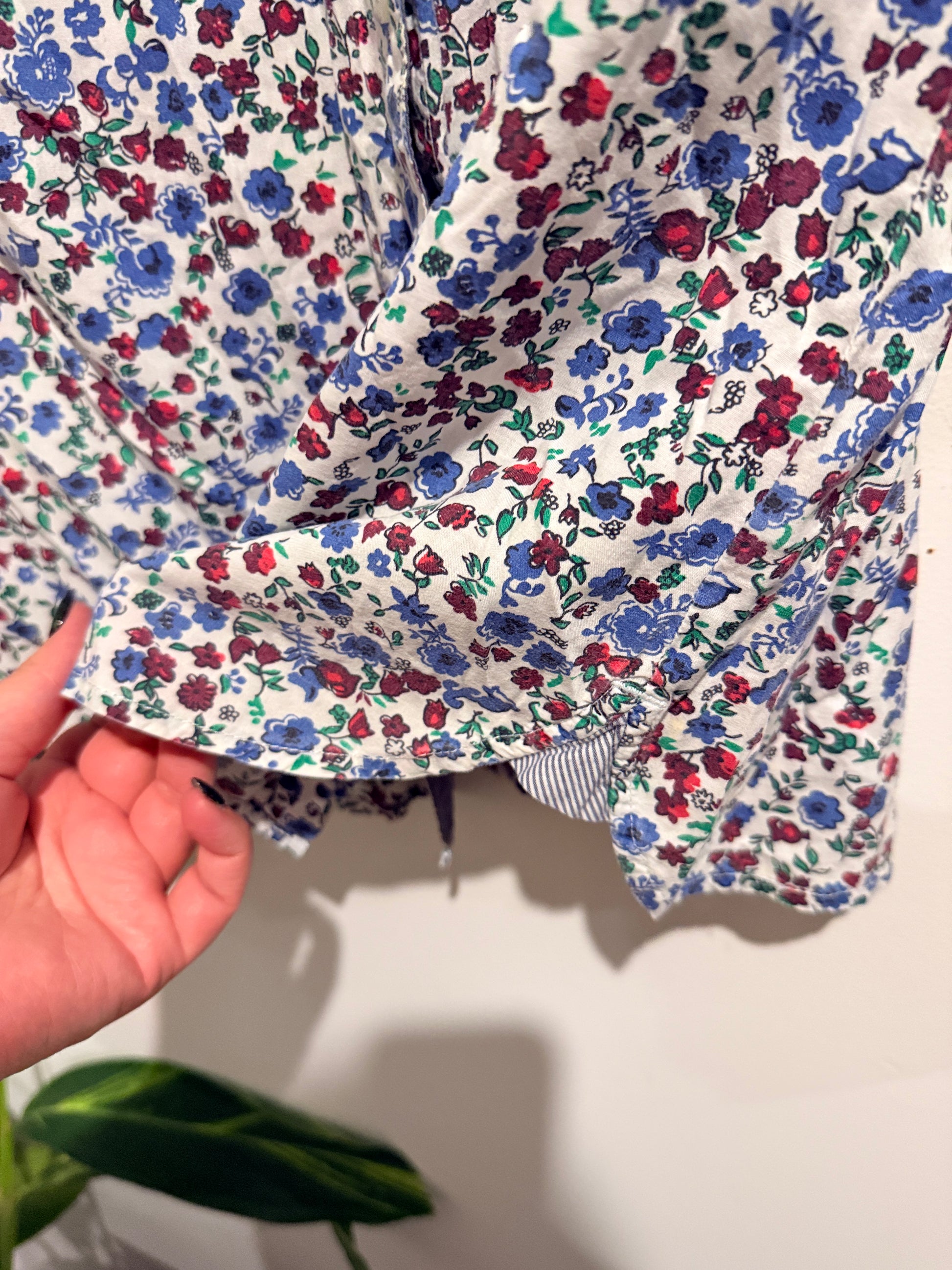 Tommy Hilfiger Floral Button-down Blouse Size M