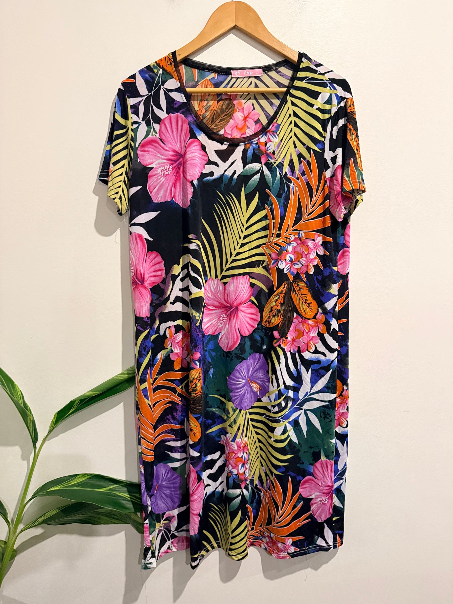 H & D Short-sleeve Tropical Shift Dress Size XXL | U/Arm to U/Arm 57cm
