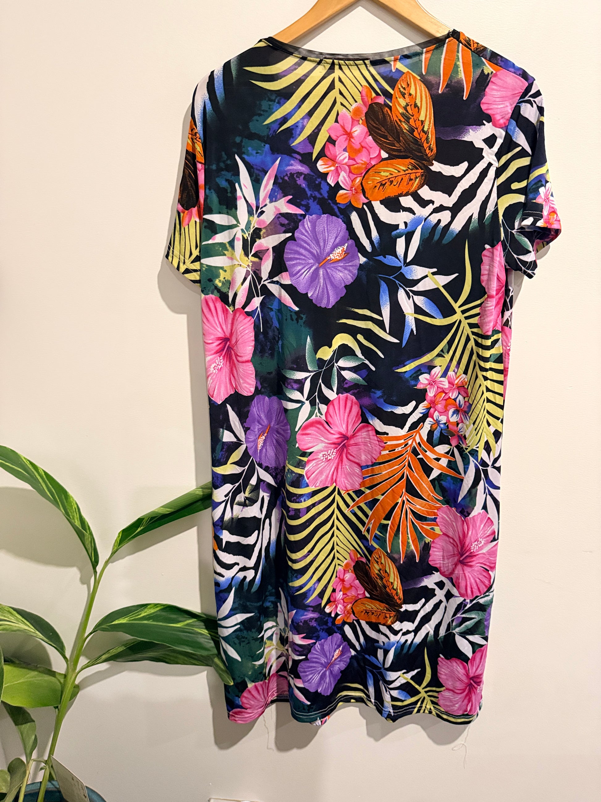 H & D Short-sleeve Tropical Shift Dress Size XXL | U/Arm to U/Arm 57cm