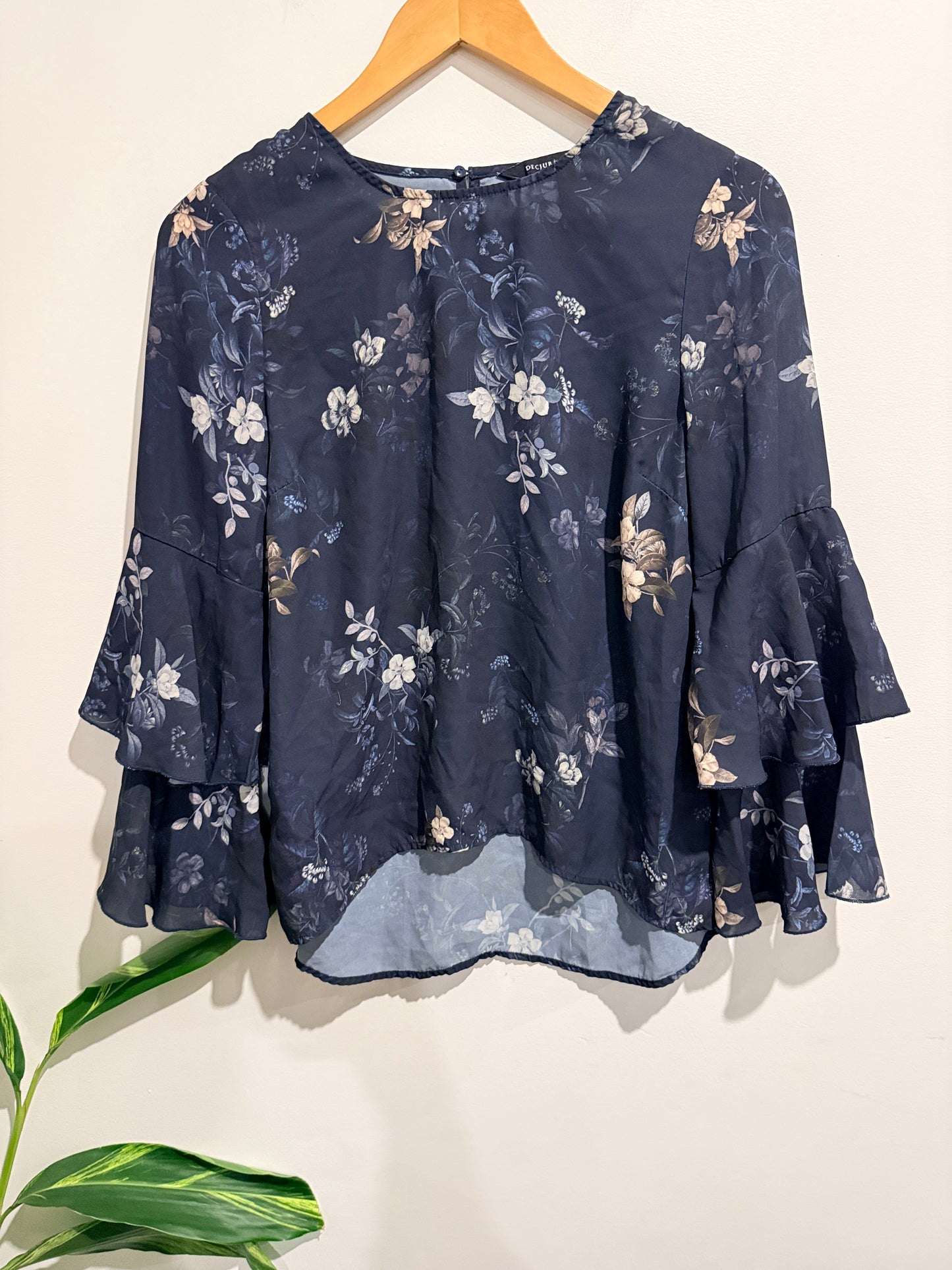 Decjuba Floral Multi-layered Tier Flare Top Size 8