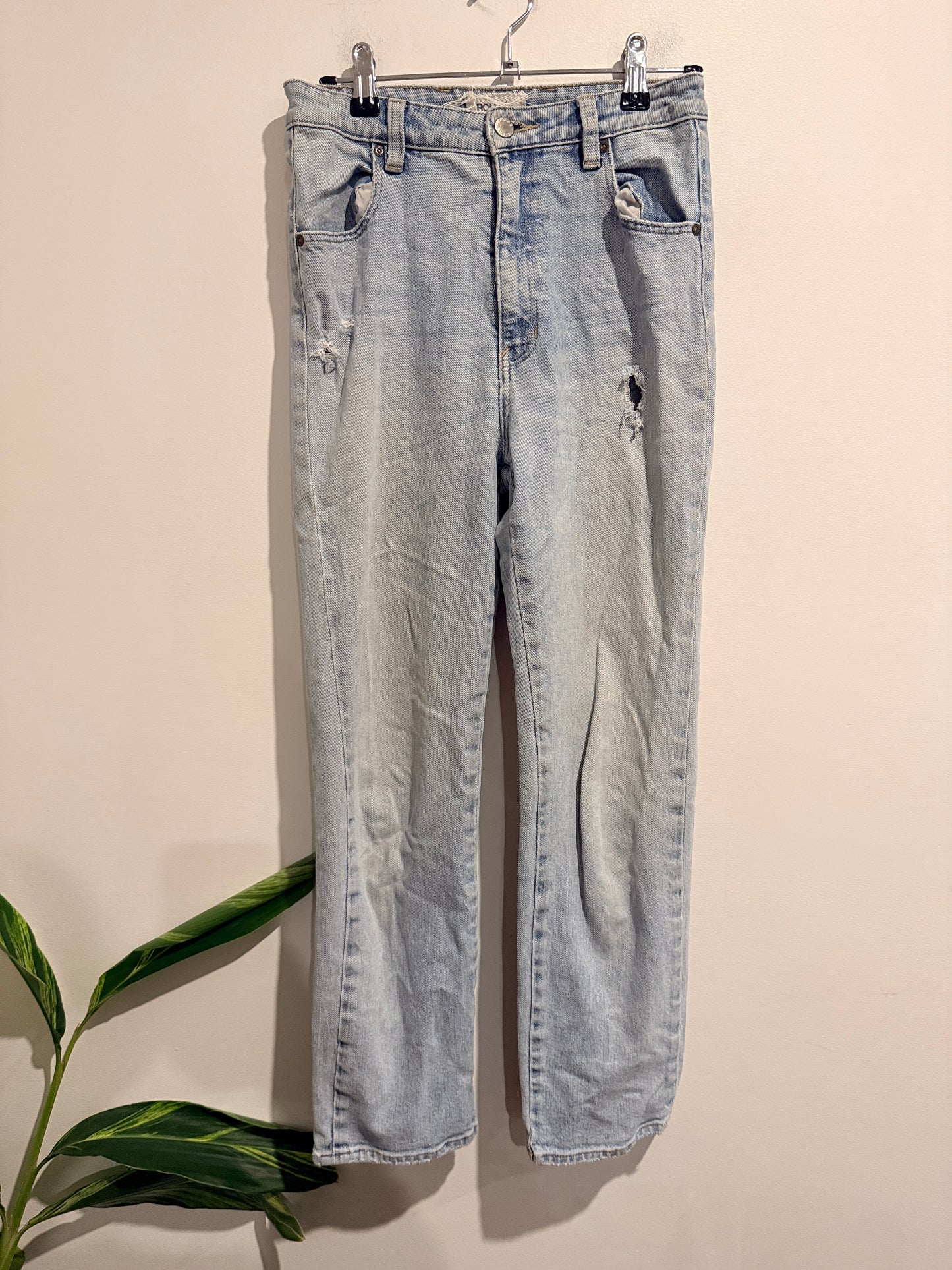Rollas Light-wash Distressed Jeans Size 26R/8R