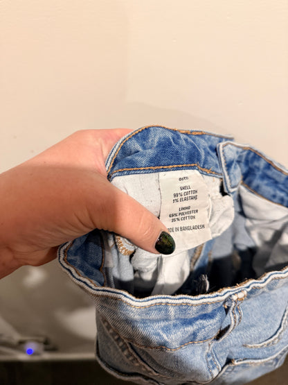 Rollas Light-wash Distressed Jeans Size 26R/8R