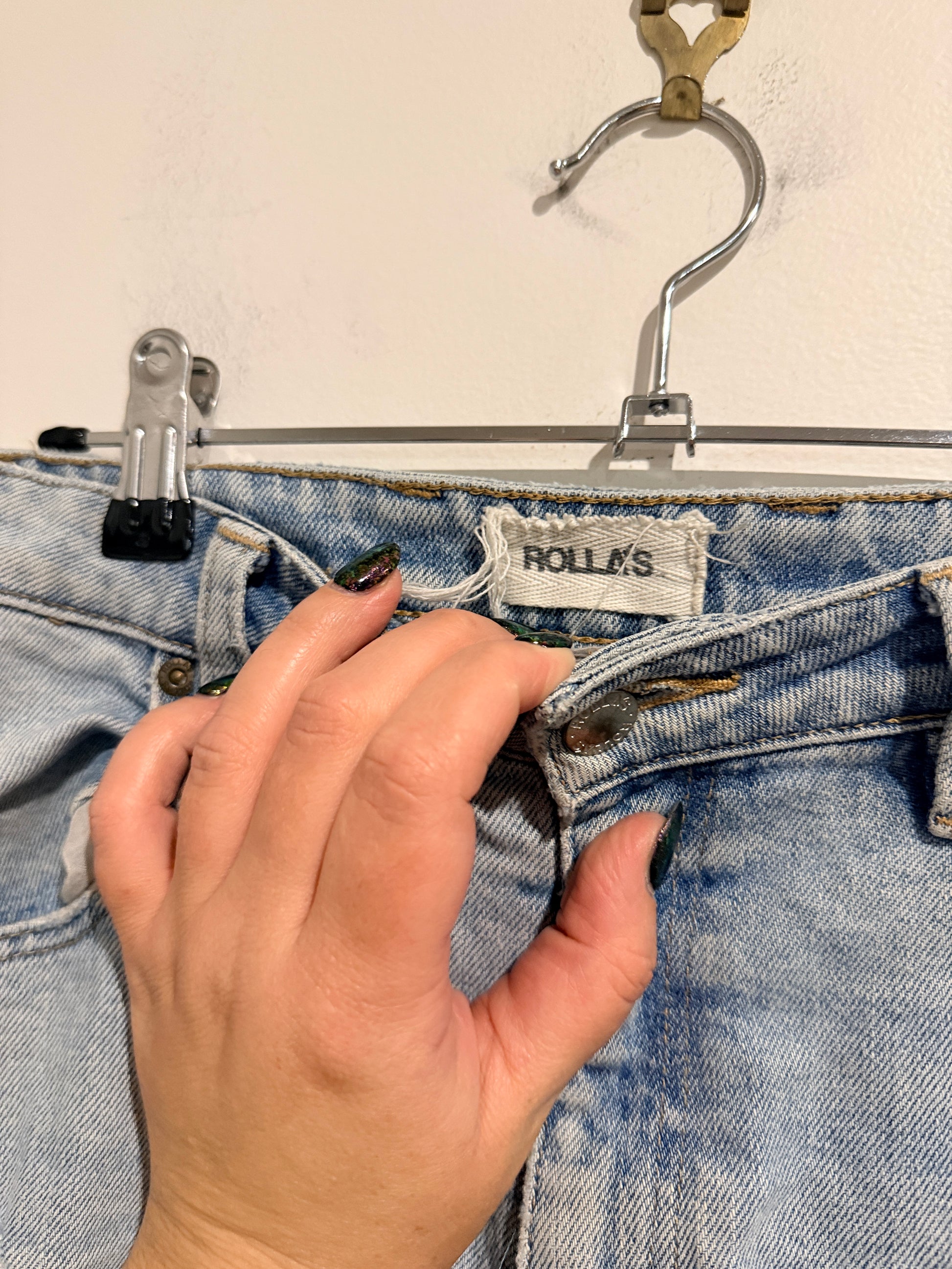 Rollas Light-wash Distressed Jeans Size 26R/8R
