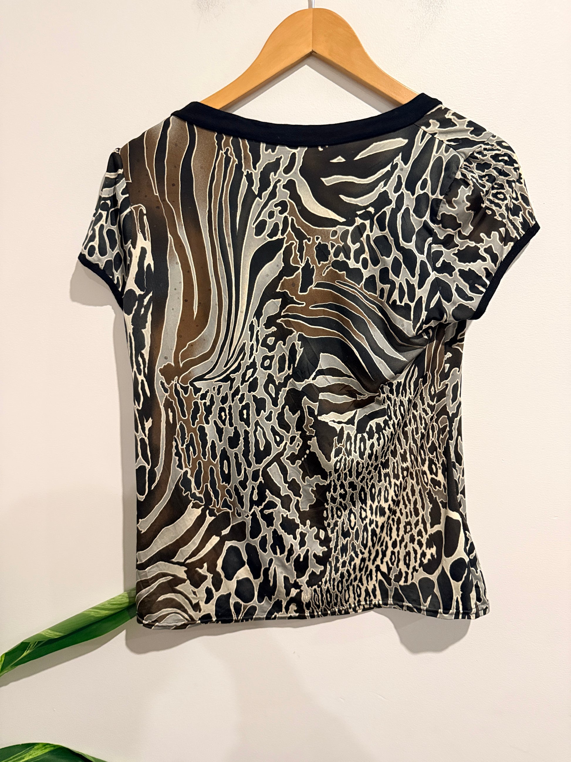 Nafnaf Animal Print V-neck Top Size L | U/Arm to U/Arm 46cm