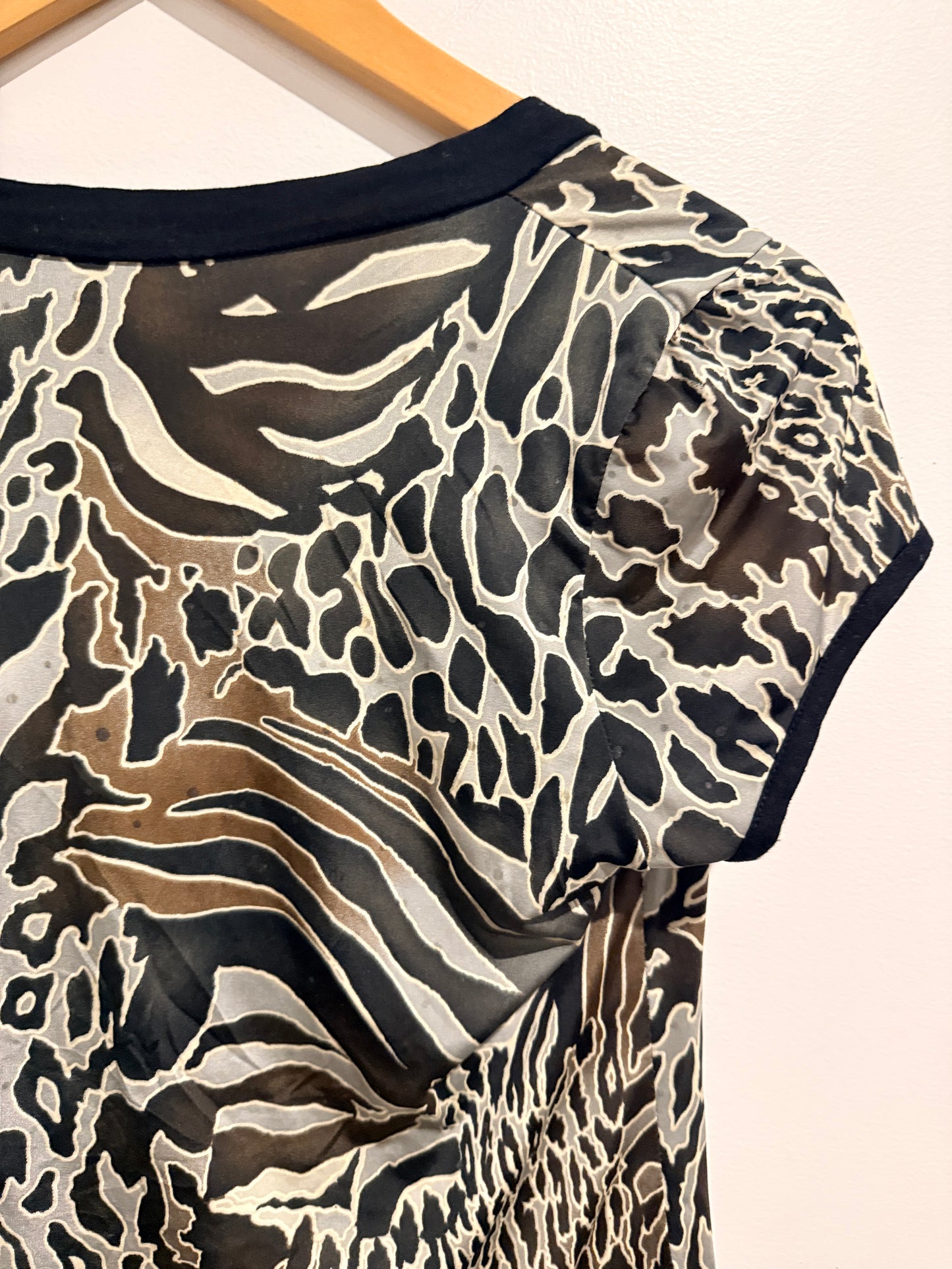 Nafnaf Animal Print V-neck Top Size L | U/Arm to U/Arm 46cm