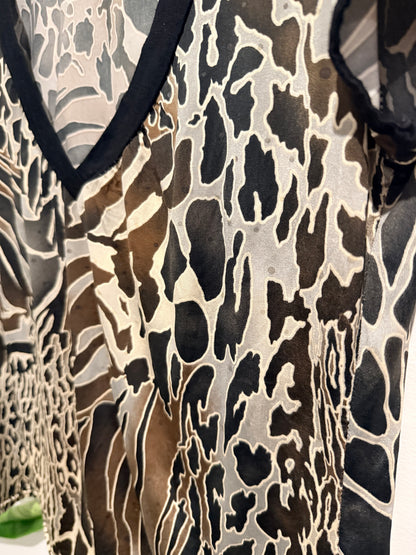 Nafnaf Animal Print V-neck Top Size L | U/Arm to U/Arm 46cm