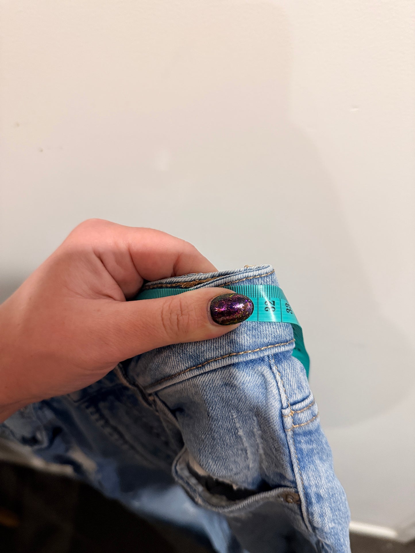 Distressed Straight-leg Jeans Size Waist 64cm