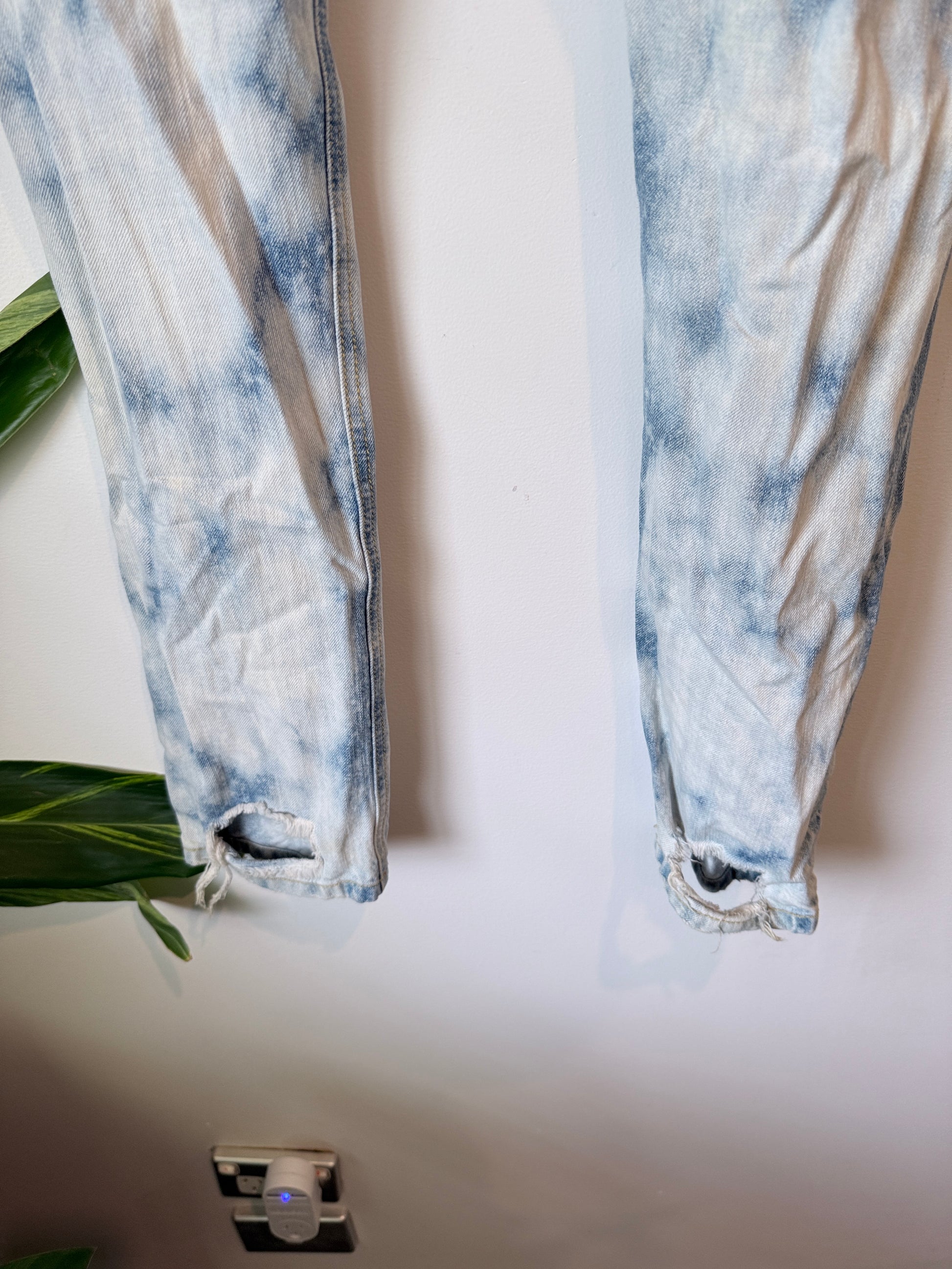 Forever 21 Men Skinny Acid-wash Distressed Denim Jeans Size 29