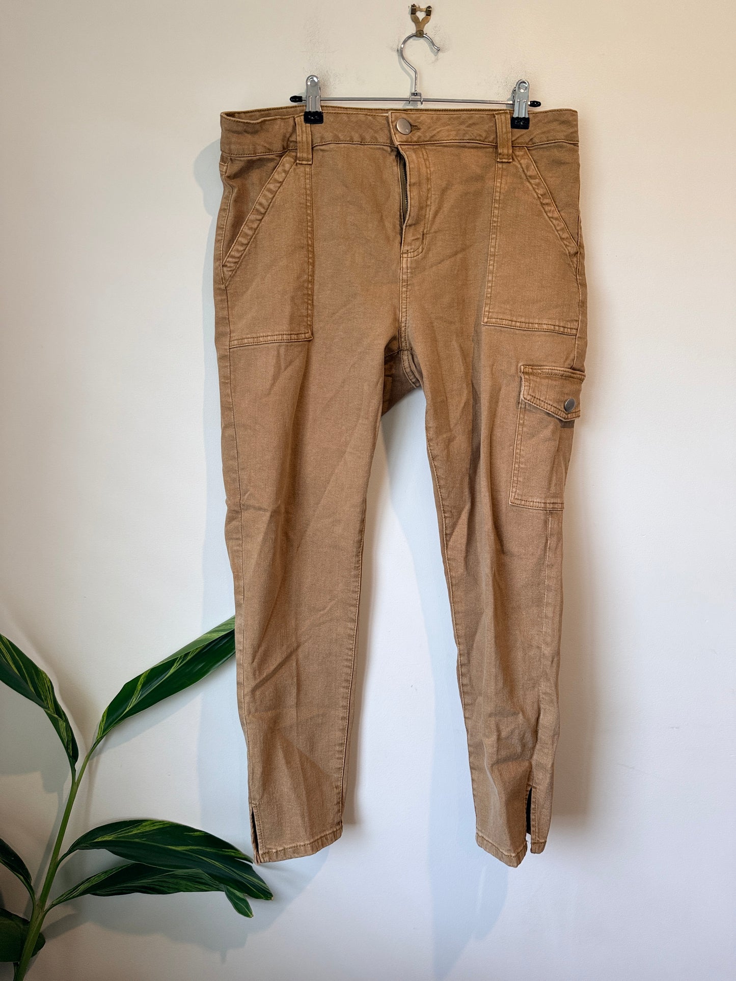 Cotton:on Ankle Cargo Pants Size 18