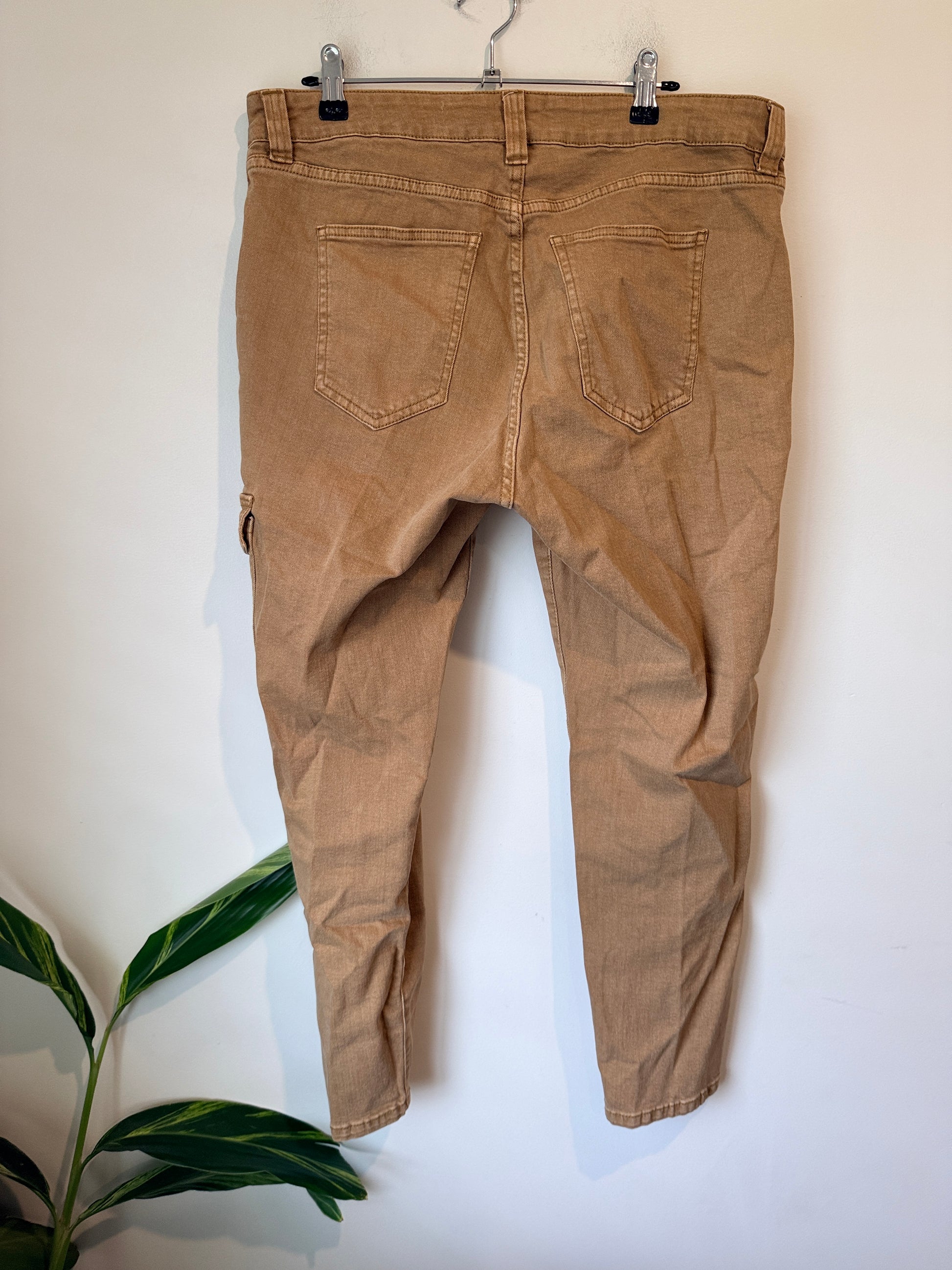 Cotton:on Ankle Cargo Pants Size 18