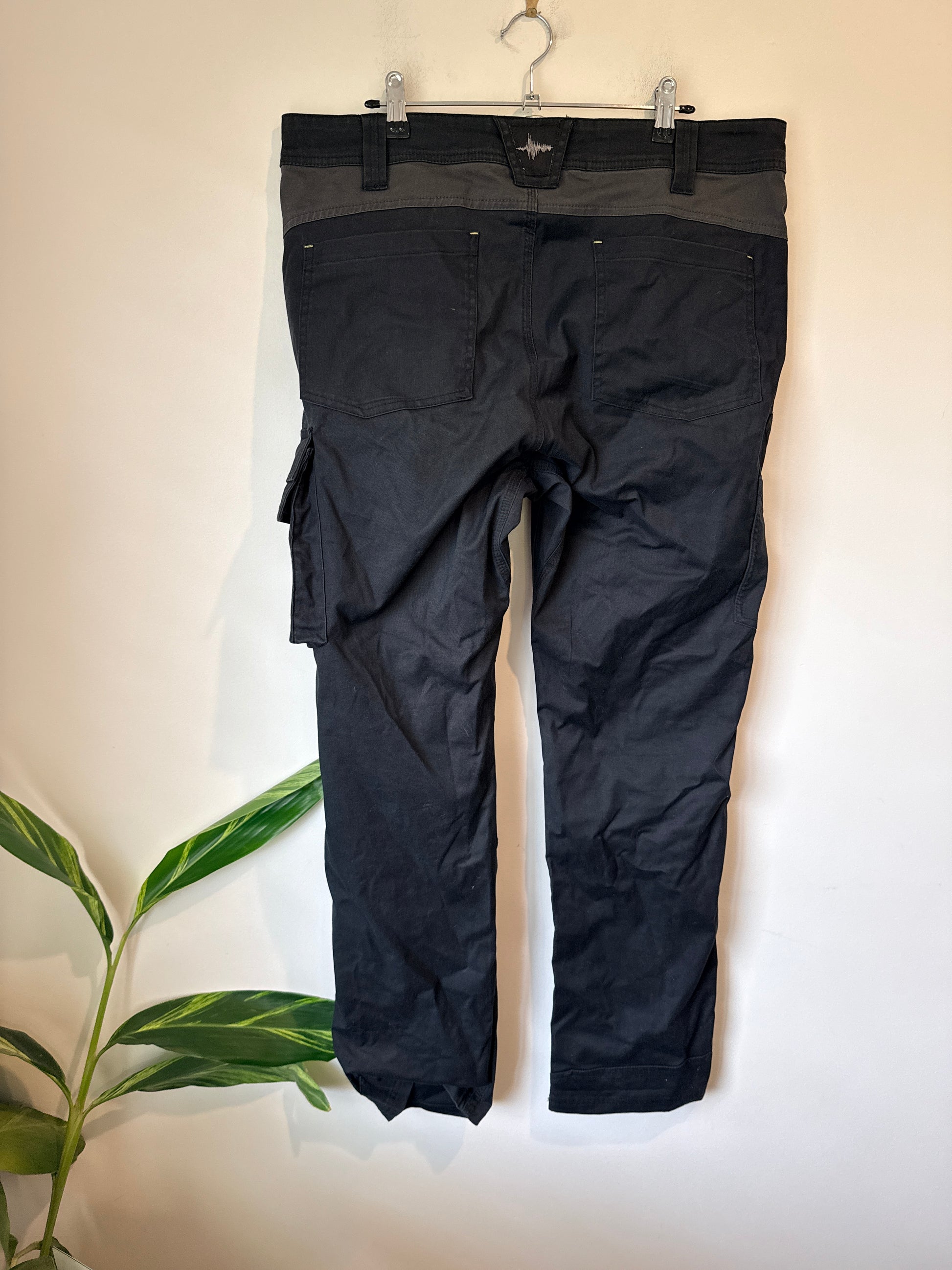 Syzmik UPF 50+ Cargo Work Pants Size 92/36