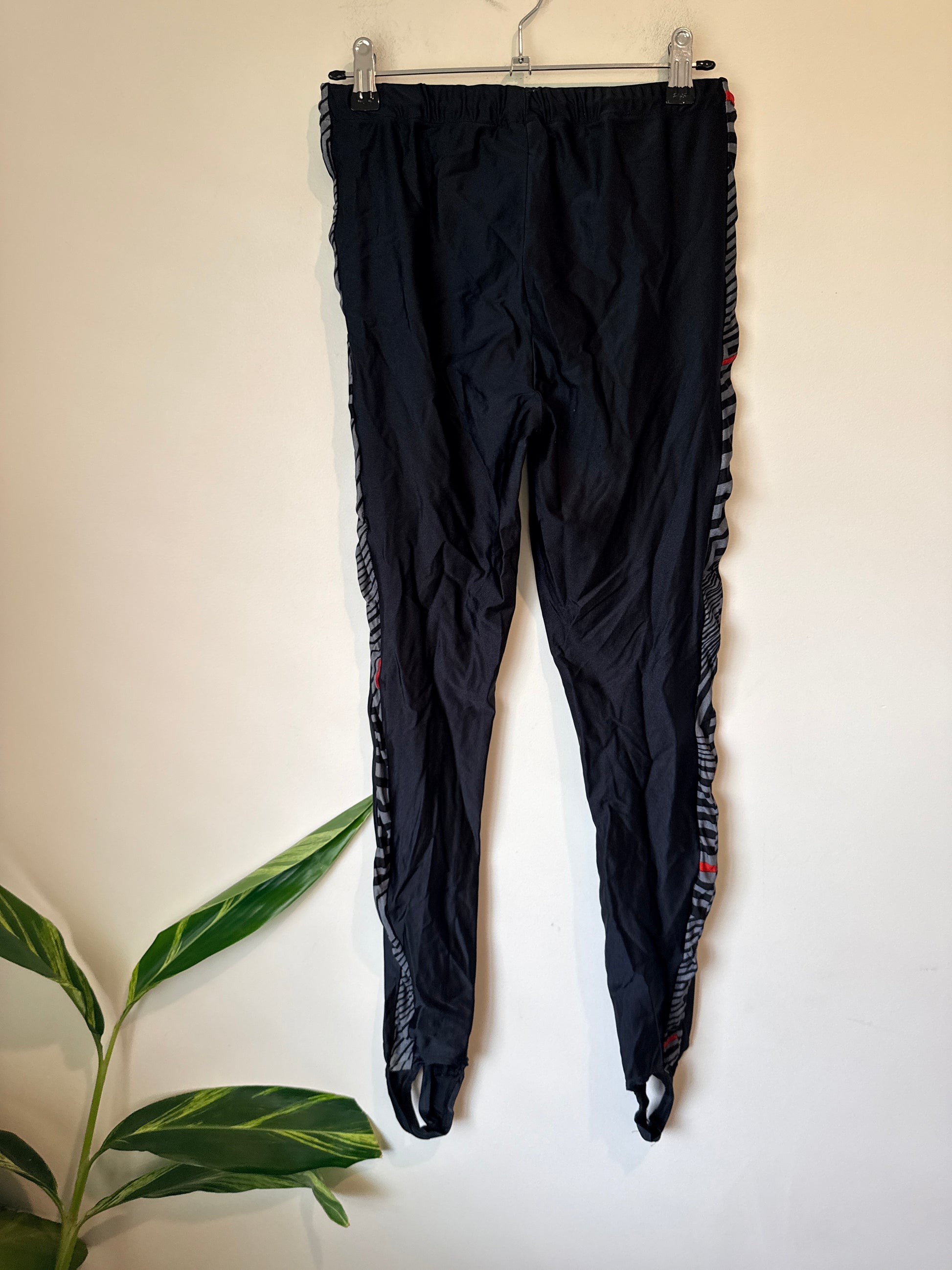 Brand Unknown Stirrup Leggings Size M