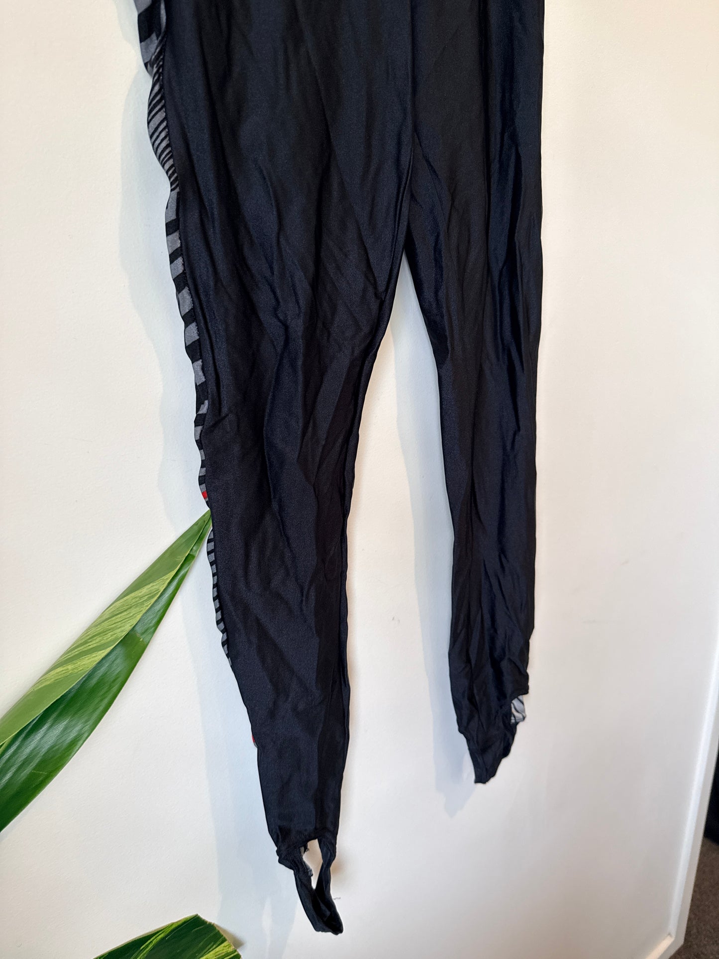 Brand Unknown Stirrup Leggings Size M