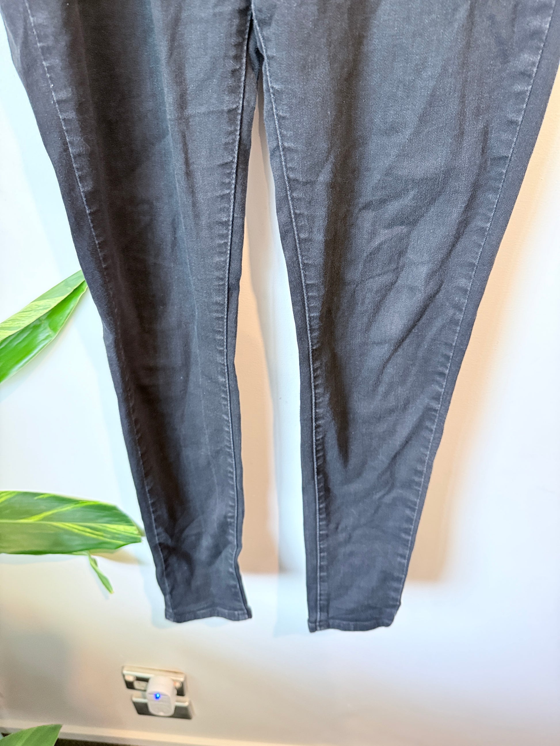Levi Strauss High-rise Black Skinny Jeans Size 31