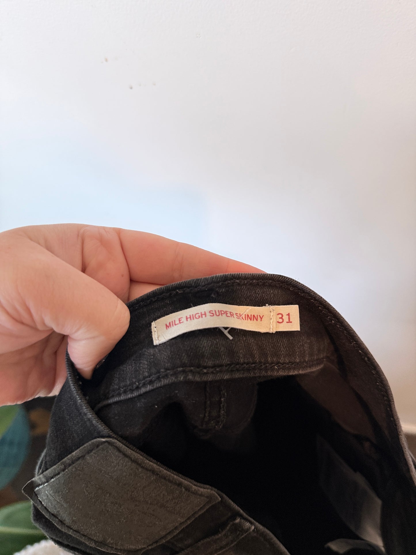 Levi Strauss High-rise Black Skinny Jeans Size 31