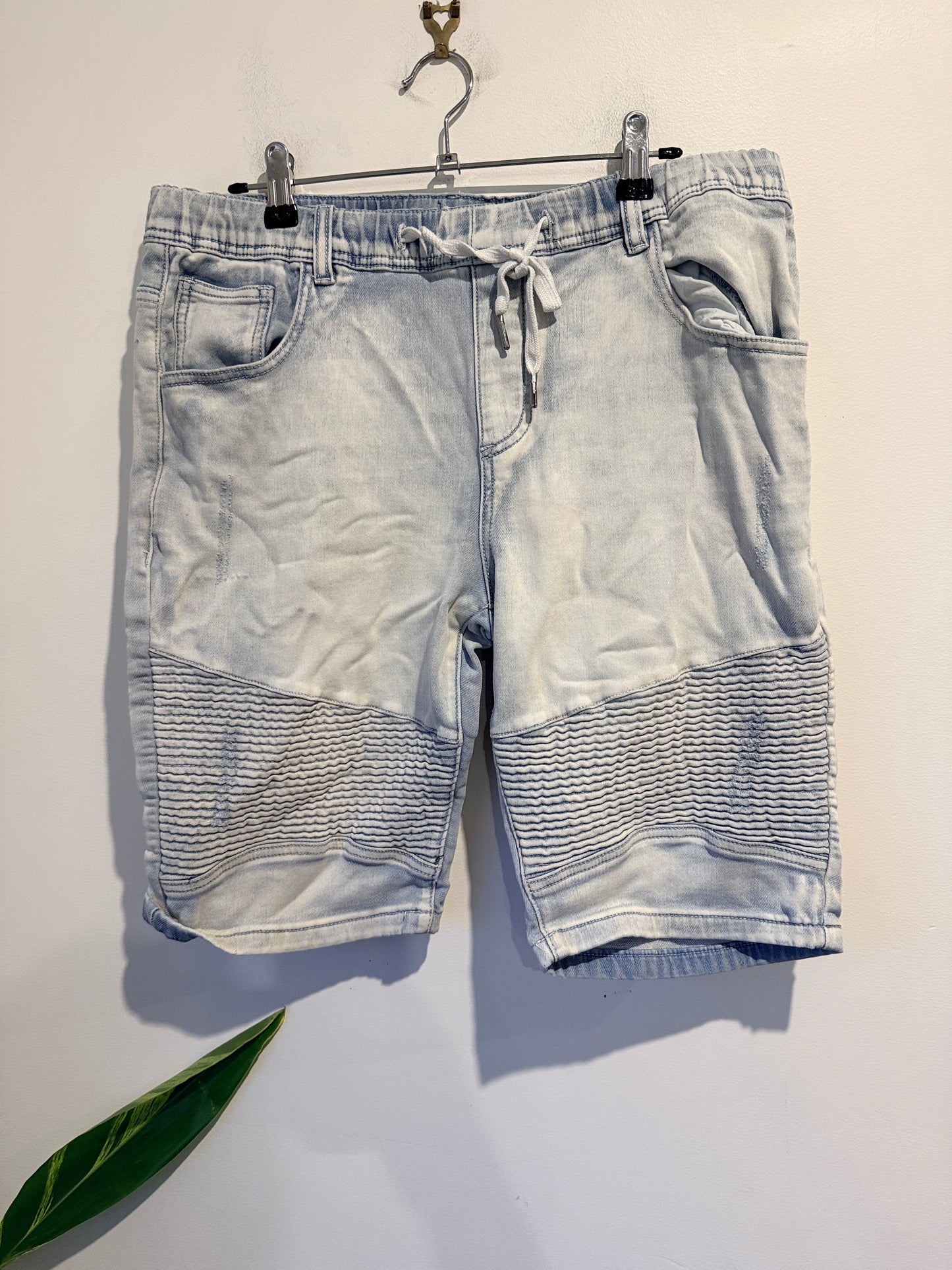 Connor Light-wash Denim Shorts Size 34 | Waist 102cm