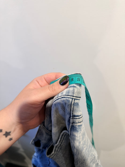 Connor Light-wash Denim Shorts Size 34 | Waist 102cm