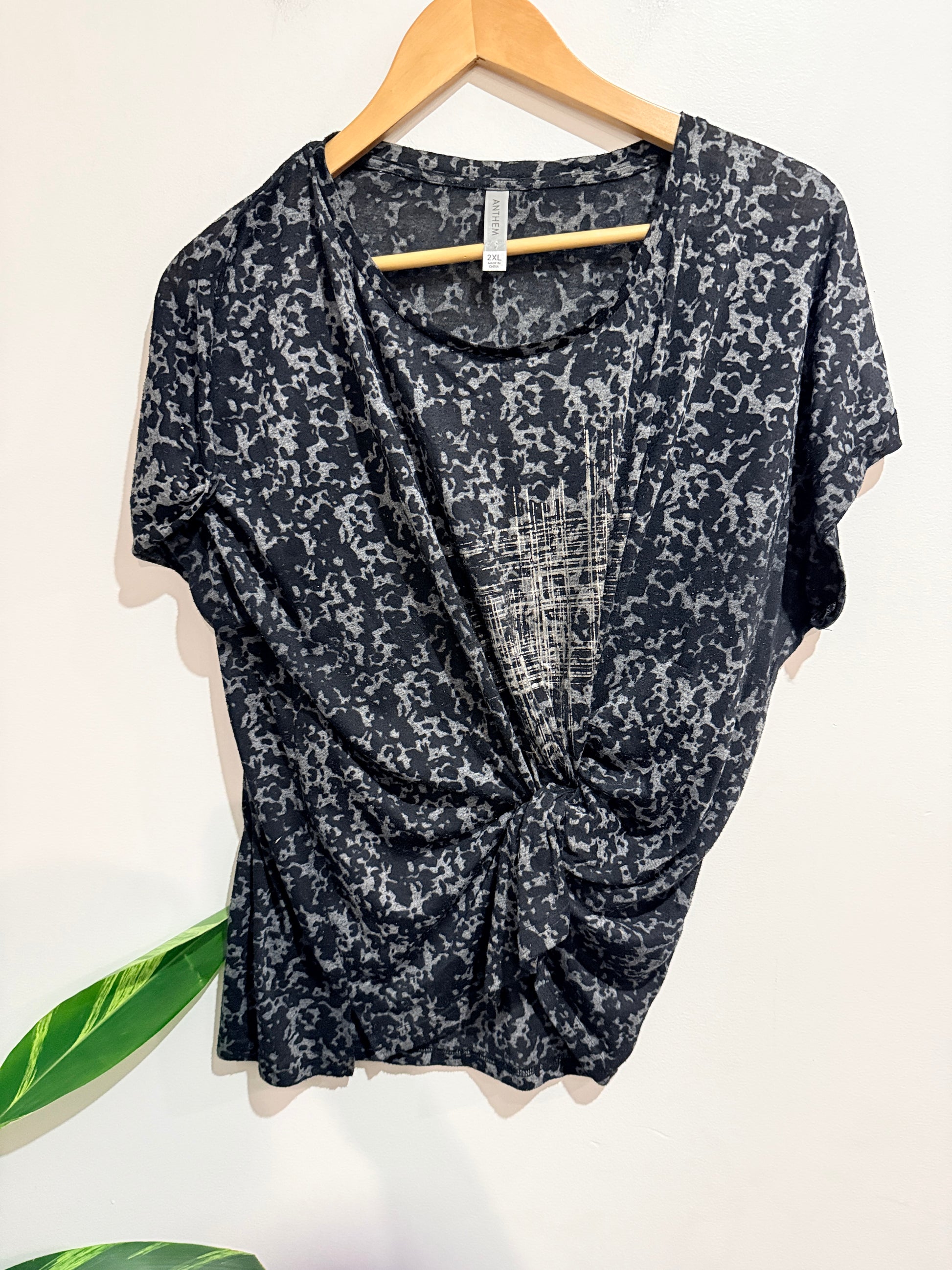 Anthem Animal Print Shirt Size 2XL