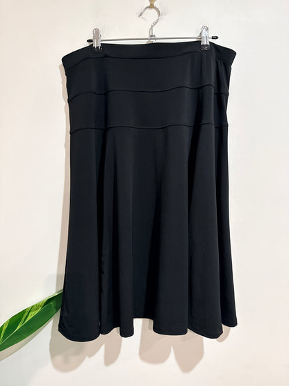 Ella J Knee Length Skirt Size L | Waist: 90cm