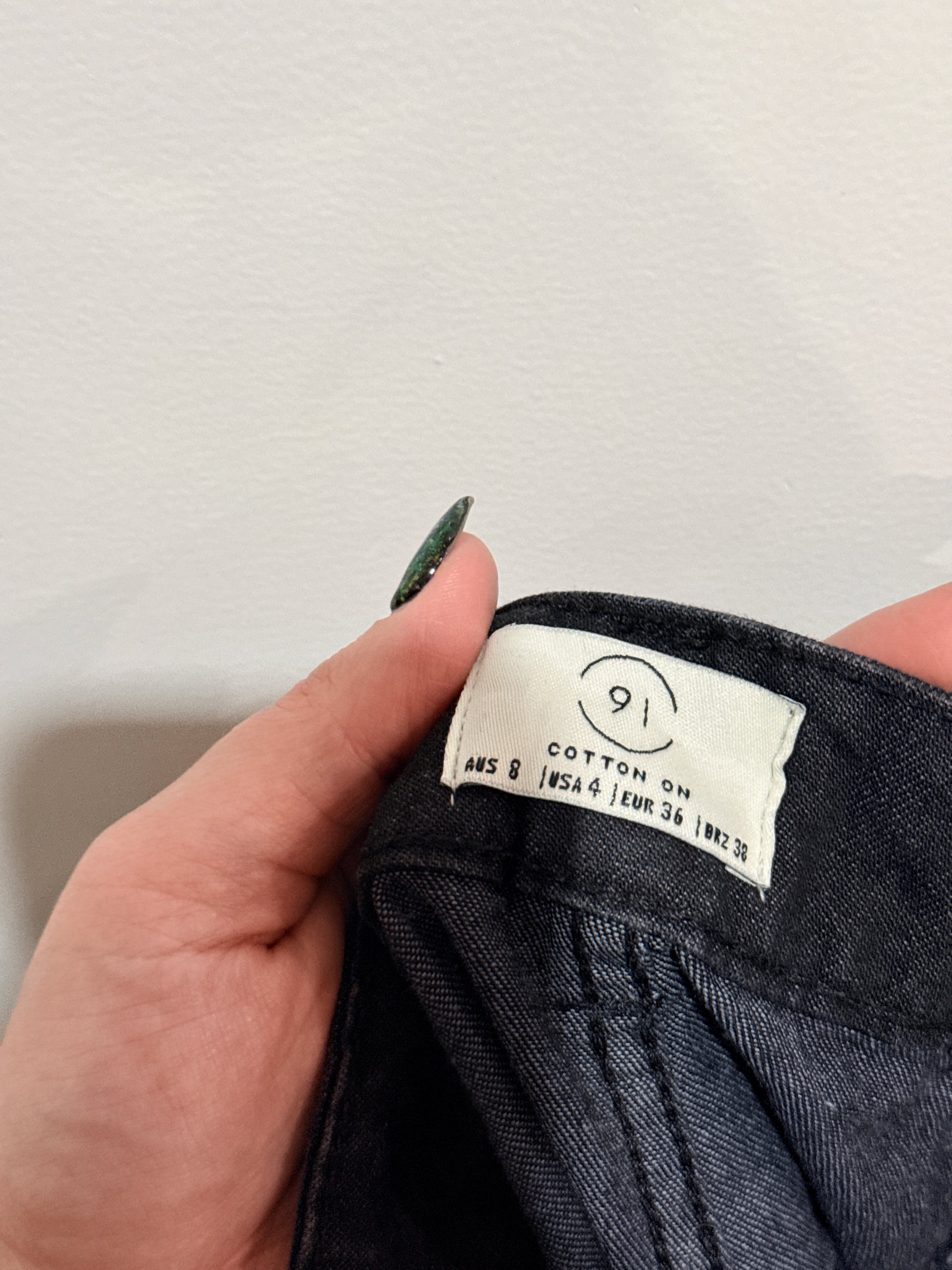 Cotton:on High-waisted Denim Short Size 8
