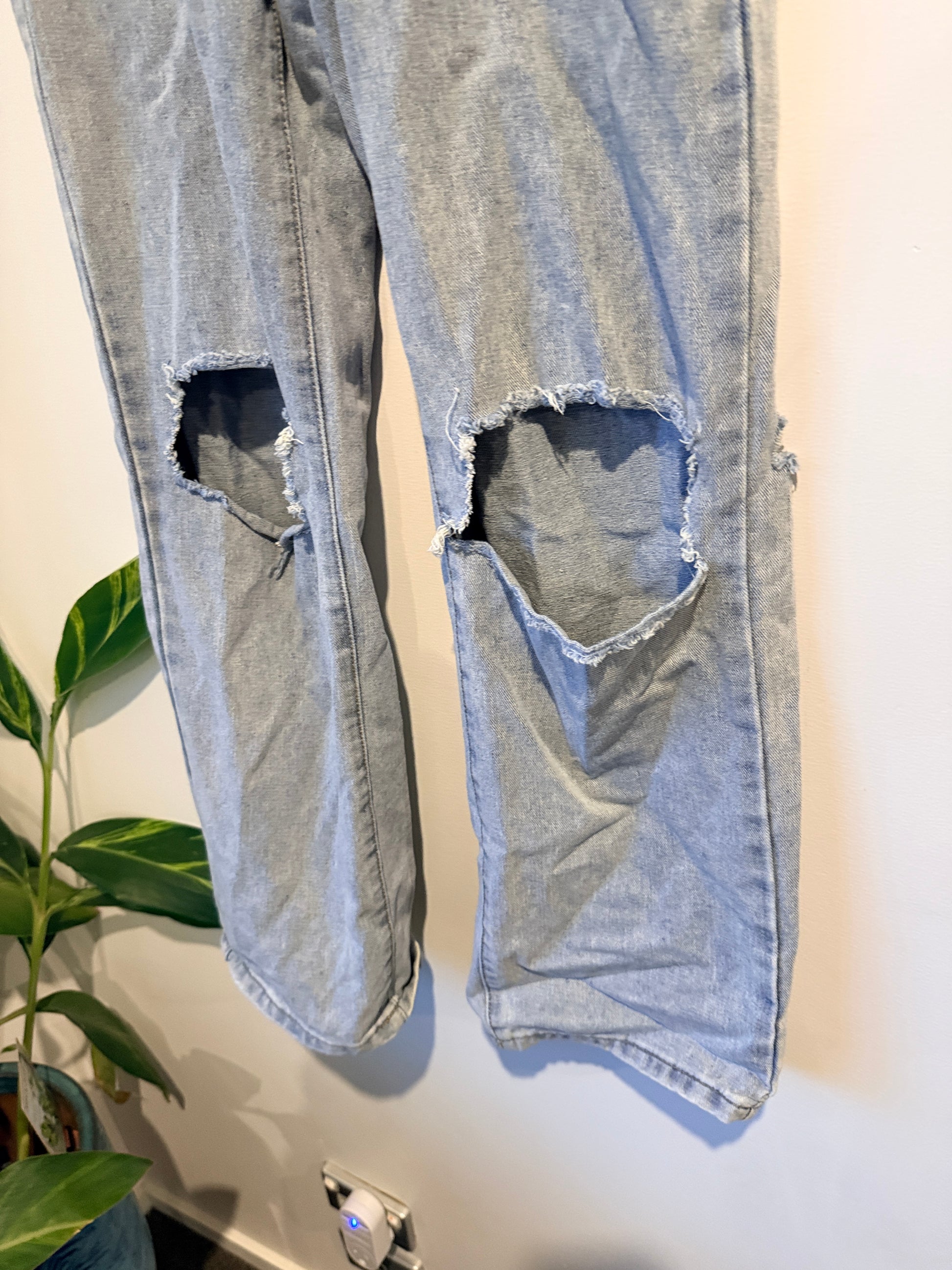 Shein High-waisted Distressed Jeans. Size Petite XXS | Waist 64cm