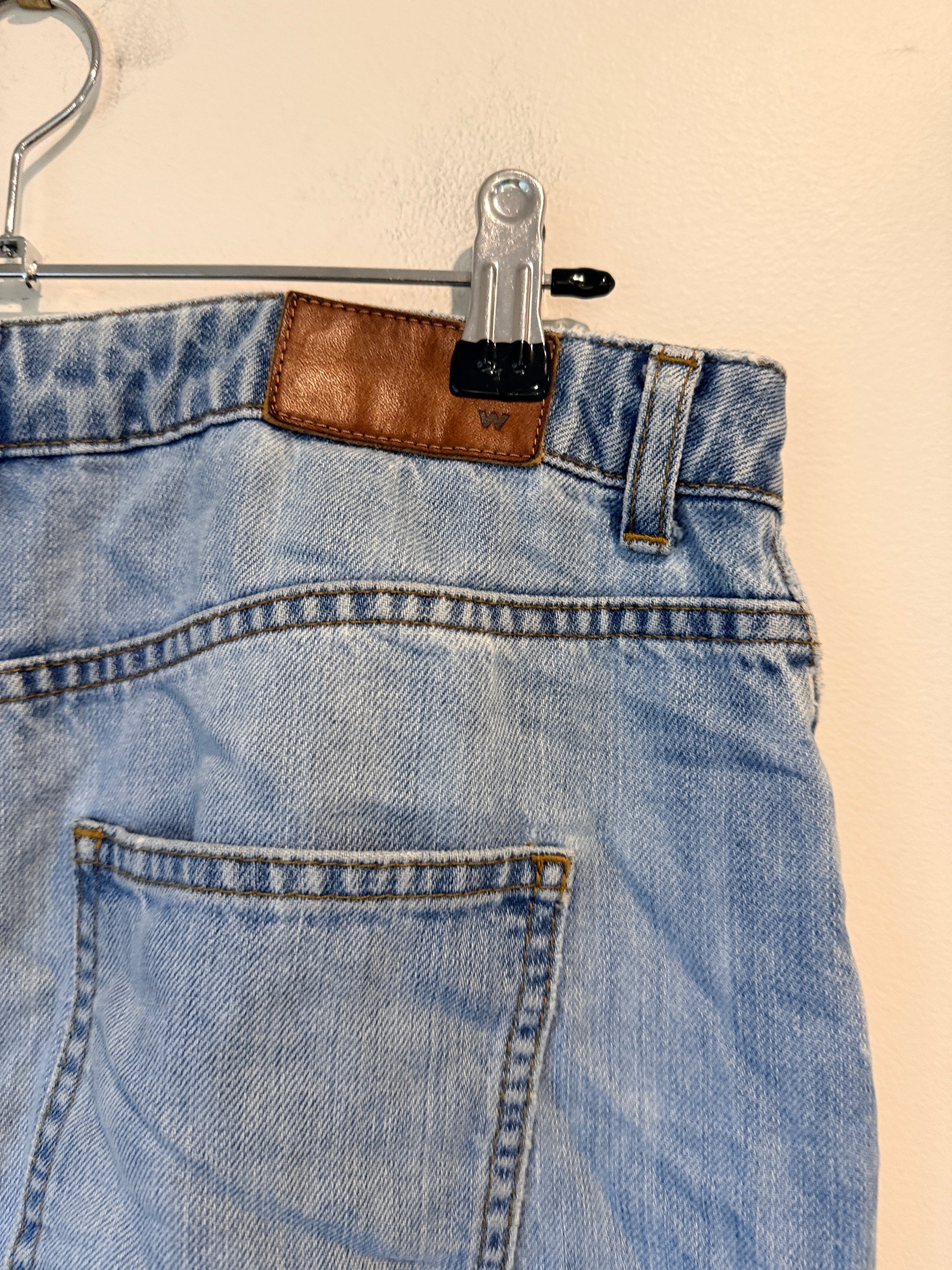 Whistle High-rise Mom Jeans. Size 26cm | Waist 78cm