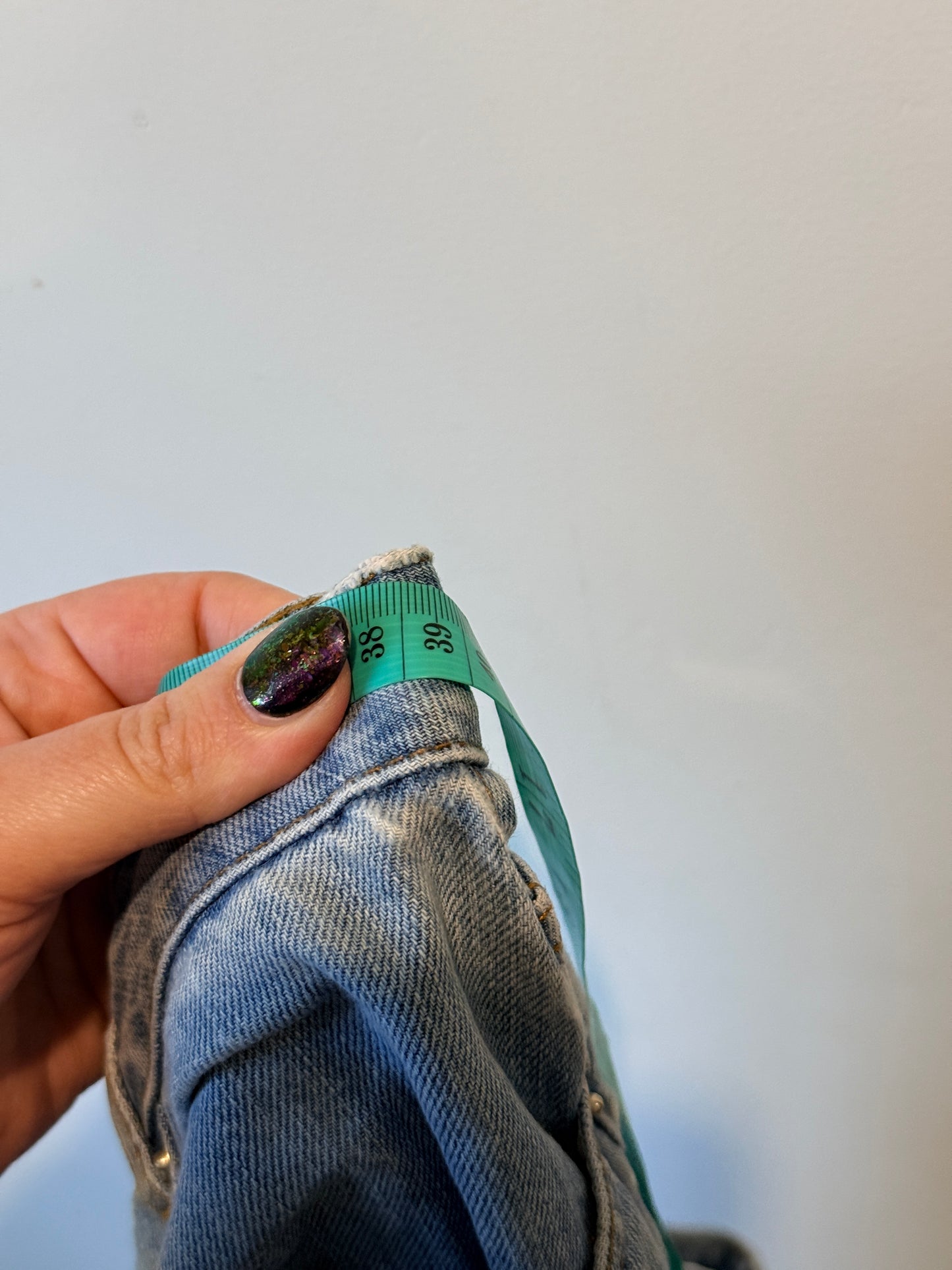 Whistle High-rise Mom Jeans. Size 26cm | Waist 78cm