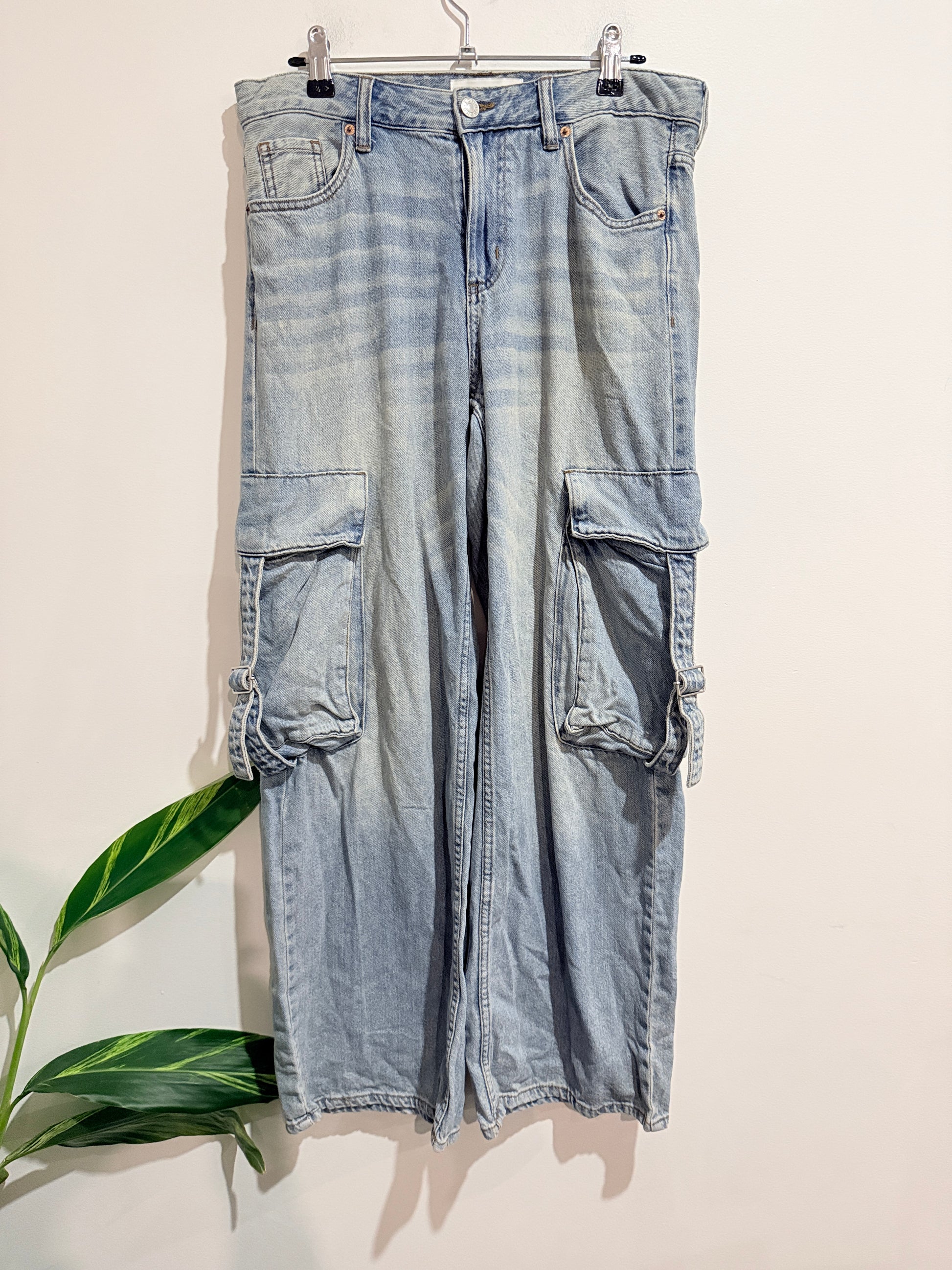 S.O.N.G Wide-leg Cargo Jeans Size 3/26 | Waist 82cm