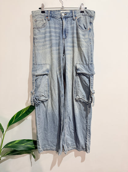 S.O.N.G Wide-leg Cargo Jeans Size 3/26 | Waist 82cm