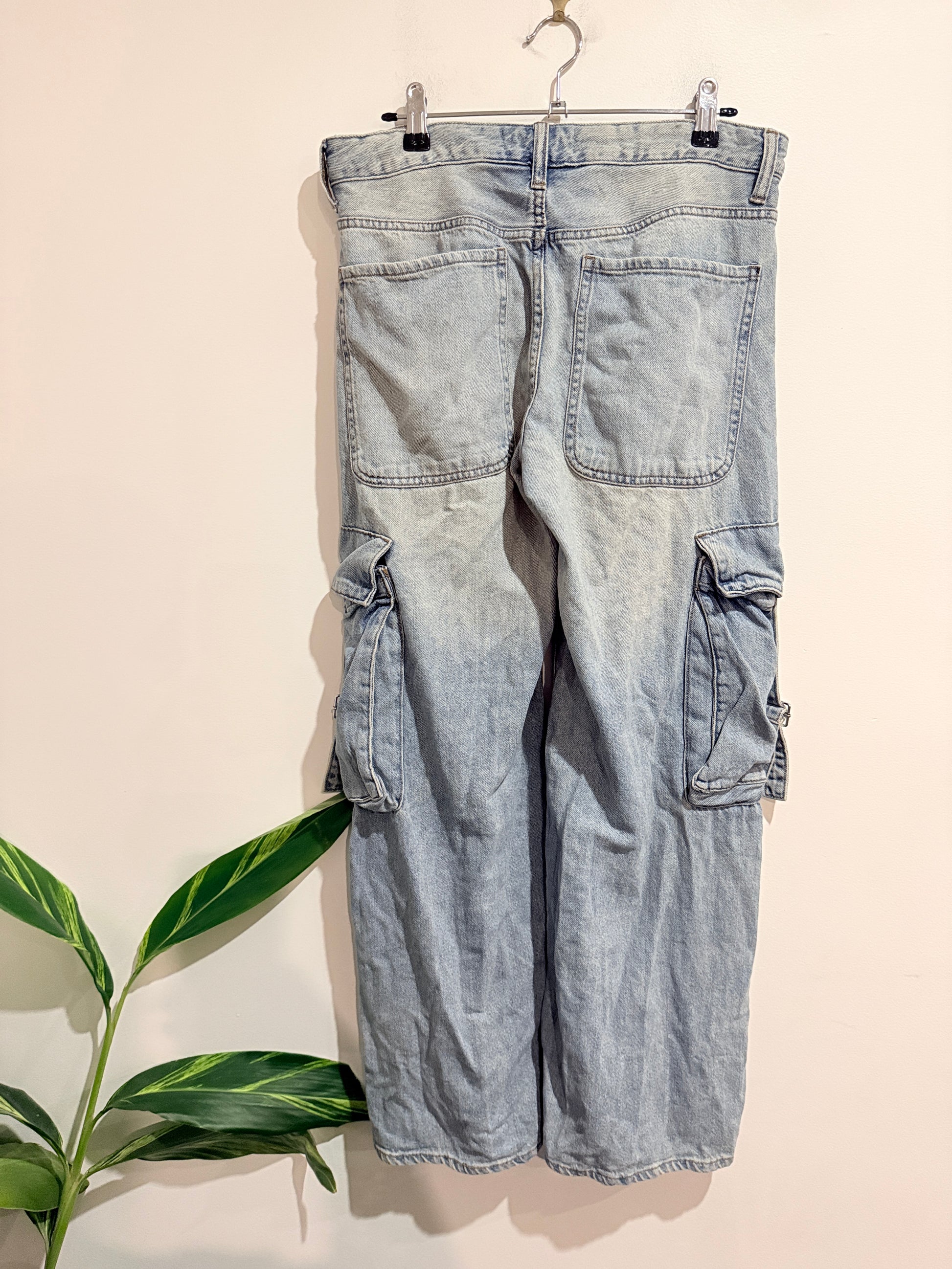 S.O.N.G Wide-leg Cargo Jeans Size 3/26 | Waist 82cm
