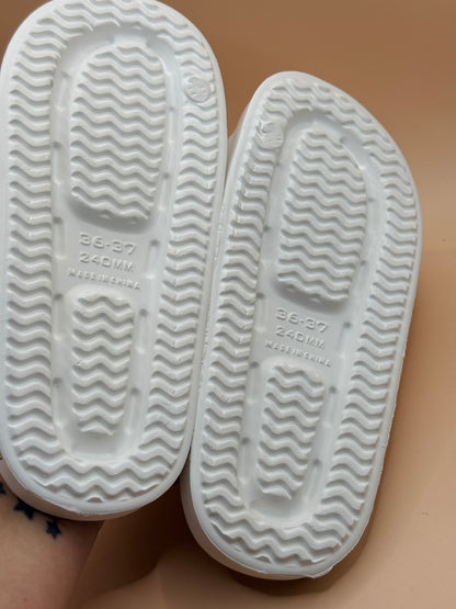 Hello Kitty Slide Slippers Size 36–37 240mm