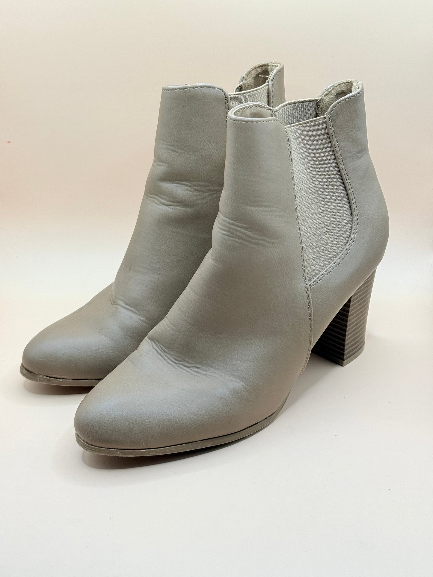 Anko Chelsea Ankle Boots – Size 8